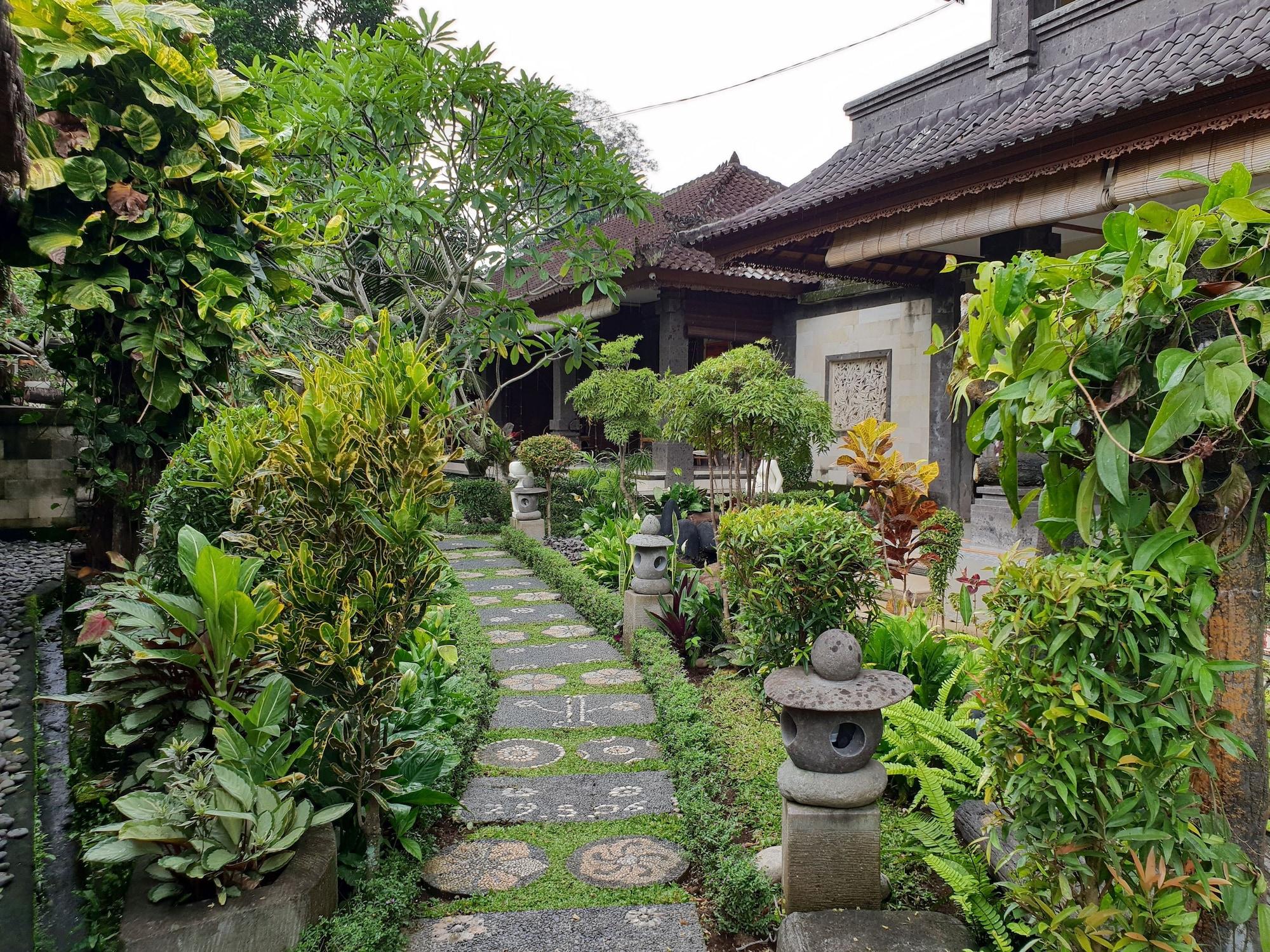 ลีเยอร์ สปิริตเฮาส์ Hotel Lodtunduh ภายนอก รูปภาพ